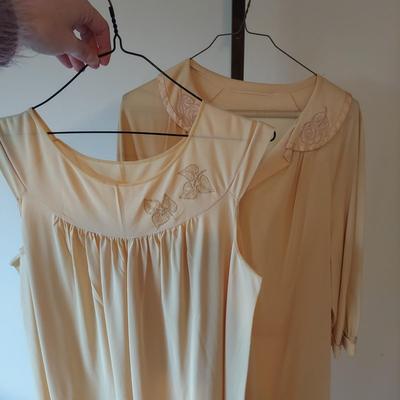 Vintage Nightgowns and Robes (B1-BBL)
