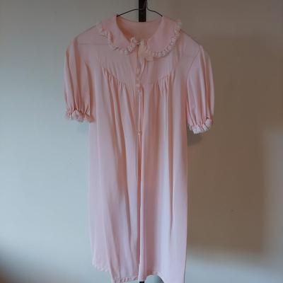 Vintage Nightgowns and Robes (B1-BBL)