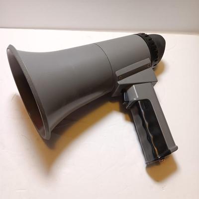 Craftsman 12 volt spotlight and a Realistic power horn