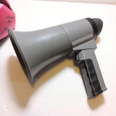 Craftsman 12 volt spotlight and a Realistic power horn