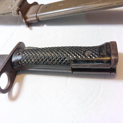 Military Issued U.S.A - U.S. Army M8A1 Bayonet, with Scabbard and nylon storage case.