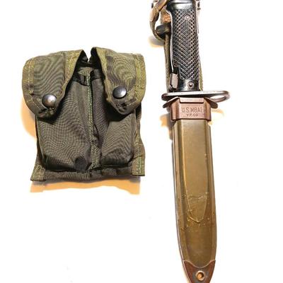 Military Issued U.S.A - U.S. Army M8A1 Bayonet, with Scabbard and nylon storage case.