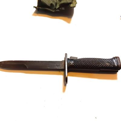 Military Issued U.S.A - U.S. Army M8A1 Bayonet, with Scabbard and nylon storage case.