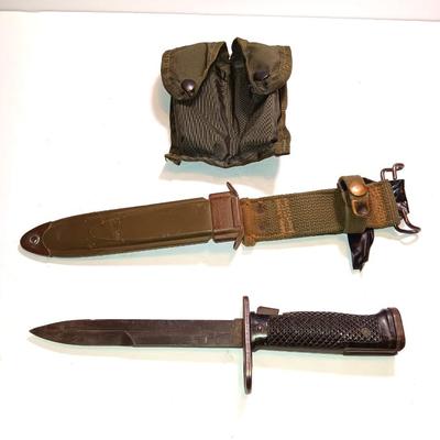 Military Issued U.S.A - U.S. Army M8A1 Bayonet, with Scabbard and nylon storage case.