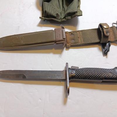 Military Issued U.S.A - U.S. Army M8A1 Bayonet, with Scabbard and nylon storage case.