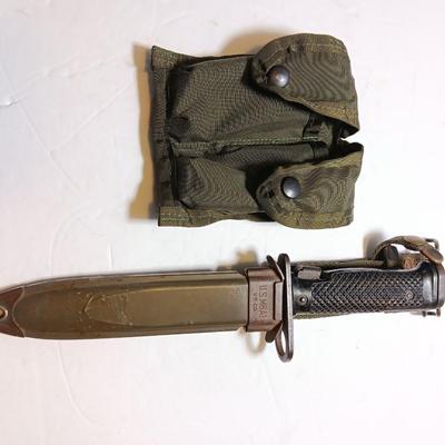 Military Issued U.S.A - U.S. Army M8A1 Bayonet, with Scabbard and nylon storage case.
