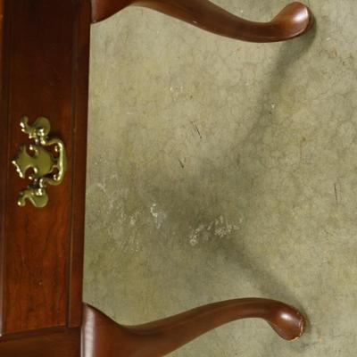 Thomasville Queen Anne Style One Drawer Side Table