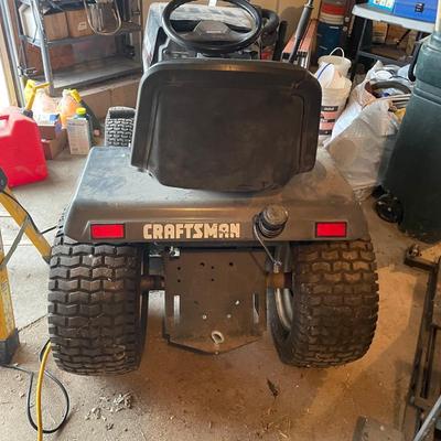 Craftsman Riding lawn mower tractor