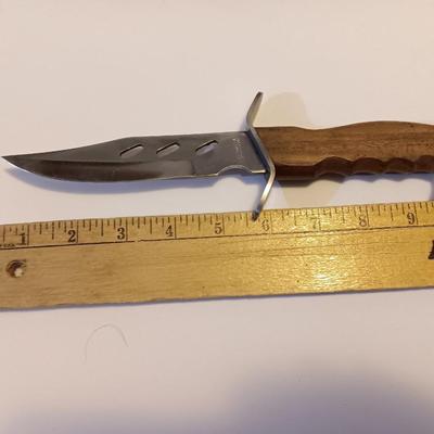 Pakistan Stainless marked Lion printed on blade -wooden handled Piggyback hunting knife set.