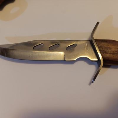 Pakistan Stainless marked Lion printed on blade -wooden handled Piggyback hunting knife set.