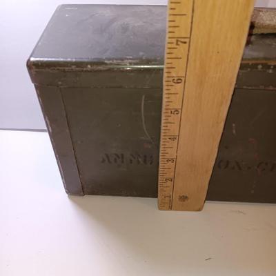 Military issued Early WWII CAL 30 M1A1 Ammunition chest - Metal Ammo portable storage box