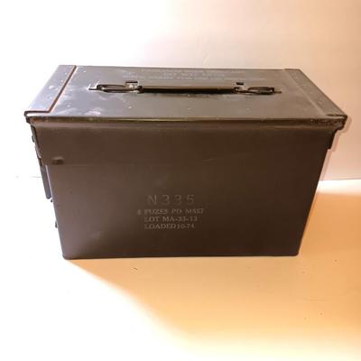 Military issued N335 8 fuzes PD M557 Lot MA-33-13 Loaded 10-74 Ammunition chest