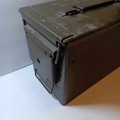 Military issued N335 8 fuzes PD M557 Lot MA-33-13 Loaded 10-74 Ammunition chest