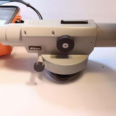 Nikon Auto Level AE-3 with box