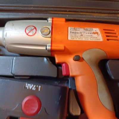 Chicago Cordless Impact Wrench 19.2 VDC 2,000 RPM with case charger and battery