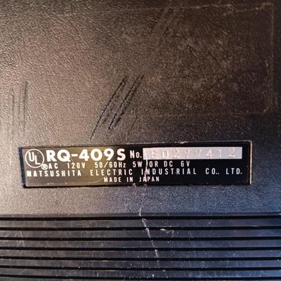 Matsushita Electric tape player / tape recorder portable with cassettes