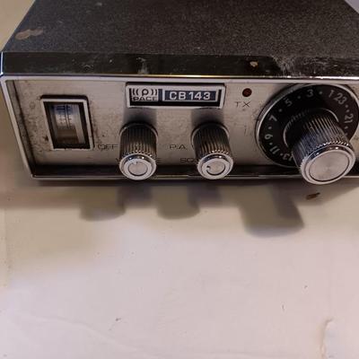 Two VINTAGE CB Radios Midland Pace model with microphones