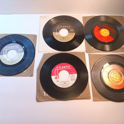 ANY ABBA FANS? Vinyl Albums 45's - ABBA The winner takes all - Chiquitia - on and on - and more