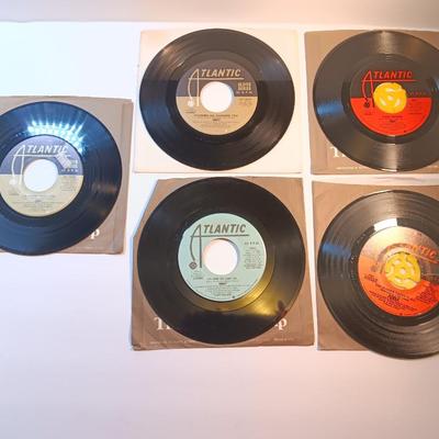 ANY ABBA FANS? Vinyl Albums 45's - ABBA The winner takes all - Chiquitia - on and on - and more