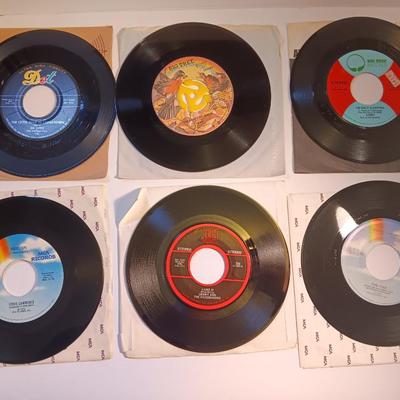 Vinyl albums 45's record - LOBO - Steve Lawrence - Jim Lowe - Gerry & the pacemakers