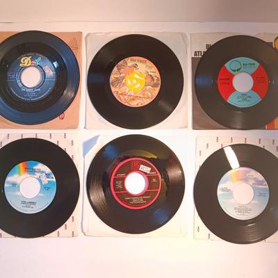Vinyl albums 45's record - LOBO - Steve Lawrence - Jim Lowe - Gerry & the pacemakers