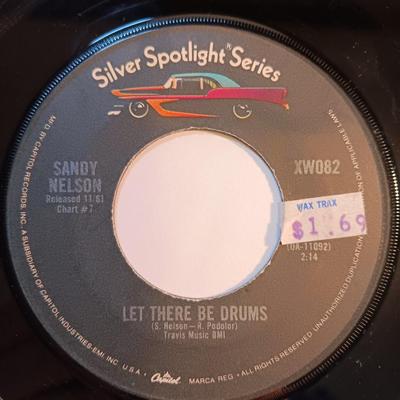 Vinyl albums 45's record - Little river band - Barry Manilow - Melanie - Monotones - Megatons - teen beat
