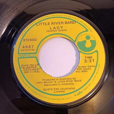 Vinyl albums 45's record - Little river band - Barry Manilow - Melanie - Monotones - Megatons - teen beat