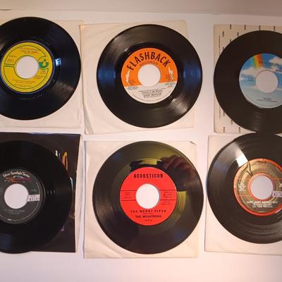Vinyl albums 45's record - Little river band - Barry Manilow - Melanie - Monotones - Megatons - teen beat