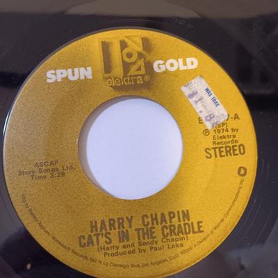 Vinyl albums 45's record - Dr. Hook - Harry Chapin - Bette Midler - The Diamonds