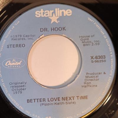 Vinyl albums 45's record - Dr. Hook - Harry Chapin - Bette Midler - The Diamonds