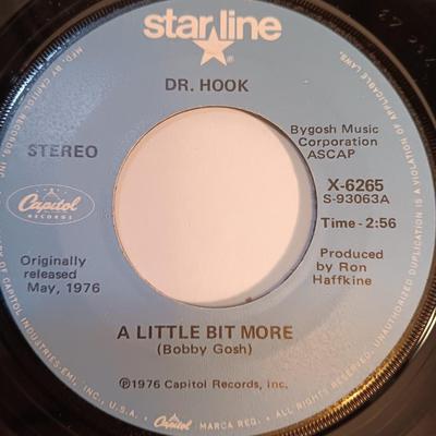 Vinyl albums 45's record - Dr. Hook - Harry Chapin - Bette Midler - The Diamonds