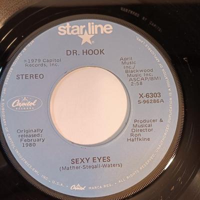 Vinyl albums 45's record - Dr. Hook - Harry Chapin - Bette Midler - The Diamonds