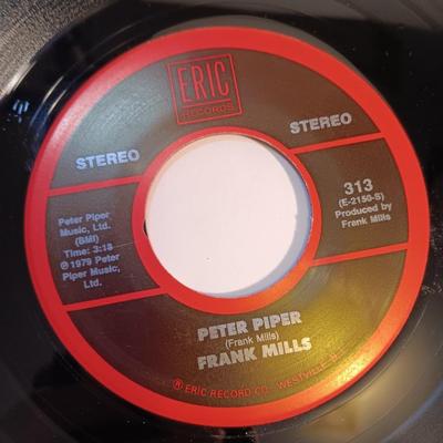 Vinyl albums 45's record - Frank Mills - Jaye Morgan - Nilsson and more