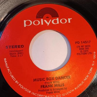 Vinyl albums 45's record - Frank Mills - Jaye Morgan - Nilsson and more