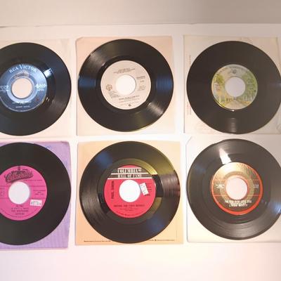 Vinyl albums 45's record - Sammy Salvo - Linda Scott - The shepherd sisters - Paul Simon and more