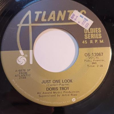 Vinyl albums 45's record -The Tokens - Diana Ross - Slave - Matthew Wilder - Doris Troy and more