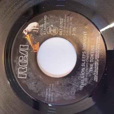 Vinyl albums 45's record -The Tokens - Diana Ross - Slave - Matthew Wilder - Doris Troy and more
