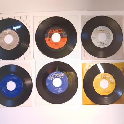 Vinyl albums 45's record -John Parr - Outlaws - Pointer sisters - Lloyd Price -The platters and more