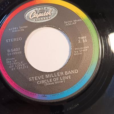 Vinyl albums 45's record - Steve Miller Band - Sonny & Cher & Cher