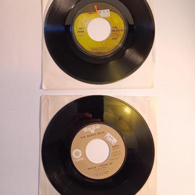 Vinyl albums 45's record - The Beatles & The Beach Boys