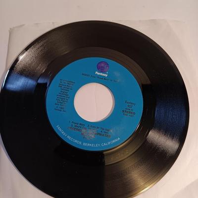 Vinyl albums 45's record - Creedence Clearwater Revival & Chicago