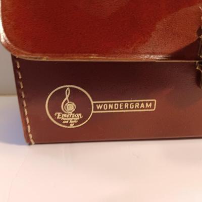 Antique RETRO Emerson Wondergram 1960 miniature portable record player for LPs and singles with leather case