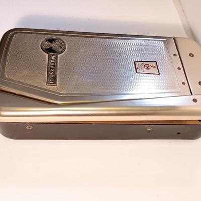 Antique RETRO Emerson Wondergram 1960 miniature portable record player for LPs and singles with leather case
