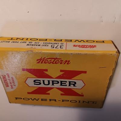 Vintage Leather Hunter ammo case with Western Super X power-point 375 H& H Magnum Ammunition