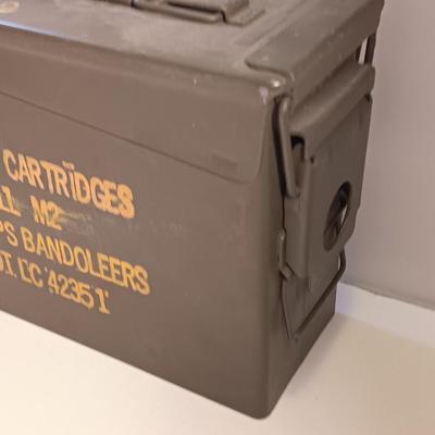 Military issued 192 CAL 30 Cartridges Ball M2 in 8RD Clips Bandoleers LOT LC 42351 Ammunition chest