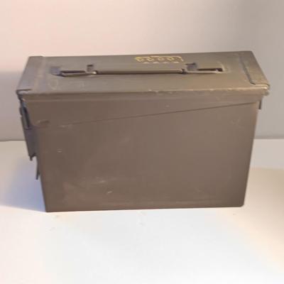 Military issued 192 CAL 30 Cartridges Ball M2 in 8RD Clips Bandoleers LOT LC 42351 Ammunition chest