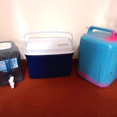 Small clean cooler with two water containers