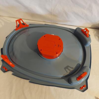 Beyblade Battle Tops and Motor Strike Beystadium Plus Bakugan Battle Game (B2-BBL)