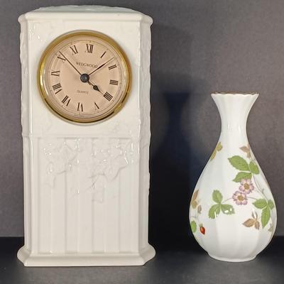 LOT 20K: Wedgewood Collection- Classic Garden Mantle Clock, Pink Trinket Tray & Wild Strawberry Vase, Clocks and Plates
