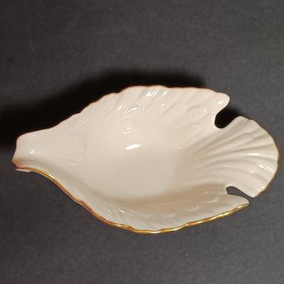 LOT 23K: Lenox Collection- Peacock Dish, Dove Bowl and Small Swan